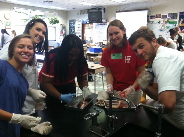 NCSU grad student, Tiffany Penland, dissection lecture, Broughton High School (photo by Jane Forde)